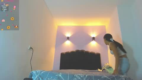 Snapshot of sofiaclaus_19 chatting on 10.25.25 Sofia online show from 10.25.25