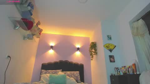 Snapshot of sofiaclaus_19 chatting on 06.25.26 Sofia online show from 06.25.26