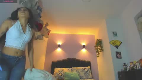 Snapshot of sofiaclaus_19 chatting on 06.29.26 Sofia online show from 06.29.26
