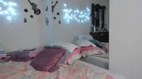 sofiacruz16 online show from 01.23.25