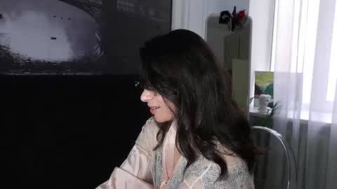 Snapshot of sofiafoster chatting on 09.17.25 Sofia online show from 09.17.25