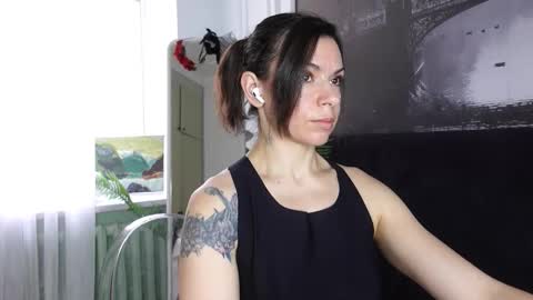 Snapshot of sofiafoster chatting on 10.02.25 Sofia online show from 10.02.25
