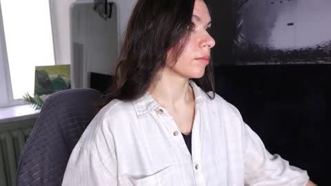 Snapshot of sofiafoster chatting on 10.16.25 Sofia online show from 10.16.25