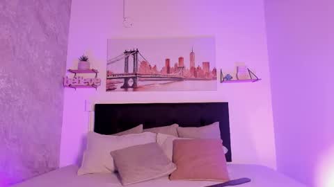 sofialujan_ online show from 02.17.26