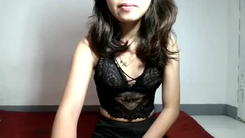 Snapshot of sofiaveloure chatting on 07.27.26 Sofia online show from 07.27.26