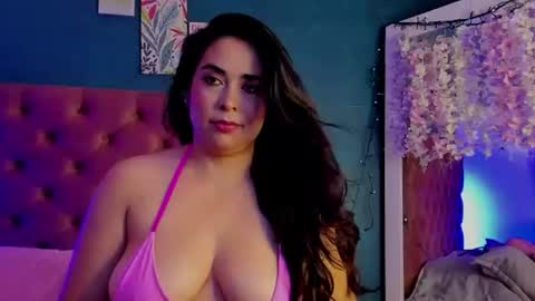 Snapshot of sofiavenegas chatting on 06.26.26 Sofy online show from 06.26.26