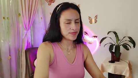 Sofi Bella online show from 11.24.25