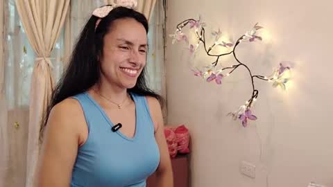 Sofi Bella online show from 05.08.26