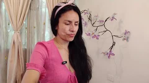 Sofi Bella online show from 05.13.26