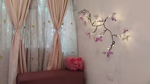 Sofi Bella online show from 05.15.26