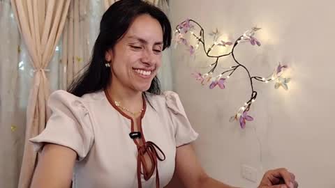 Sofi Bella online show from 05.19.26