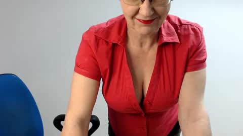 Sofie Velvet online show from 12.20.24