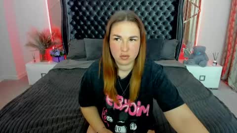 Snapshot of sofii_darling chatting on 05.01.26 sofii_darling online show from 05.01.26