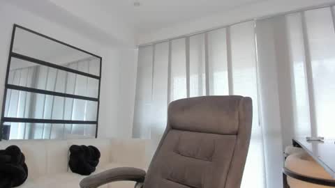    online show from 06.08.26