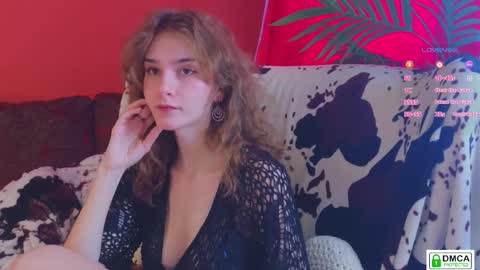 Snapshot of soft_animal chatting on 02.15.26 E online show from 02.15.26