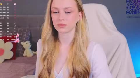 Snapshot of soft_babe chatting on 04.28.26 Milisa online show from 04.28.26