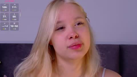 Snapshot of softangelxkisses chatting on 07.27.26 Angelina online show from 07.27.26