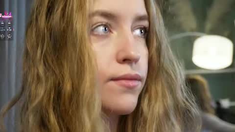 softdreamer_ online show from 11.08.25