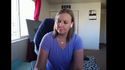 Snapshot of softerpeaches chatting on 12.04.25 Rose online show from 12.04.25