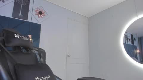 Snapshot of solandis_cutee chatting on 12.18.24 Sol online show from 12.18.24