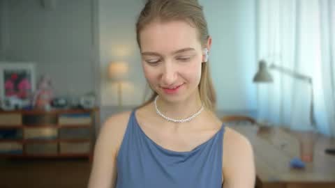 Bella online show from 02.25.25