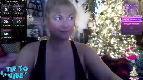 Snapshot of solesticia chatting on 12.14.24 solesticia online show from 12.14.24