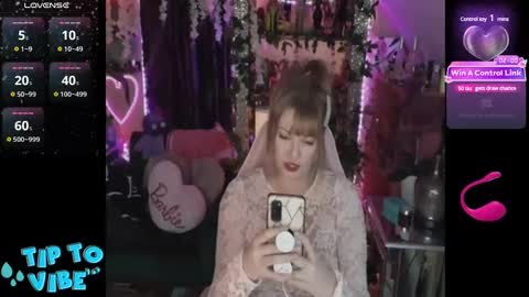 Snapshot of solesticia chatting on 01.25.25 solesticia online show from 01.25.25