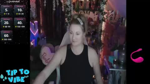 Snapshot of solesticia chatting on 01.26.25 solesticia online show from 01.26.25