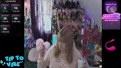 Snapshot of solesticia chatting on 02.17.25 solesticia online show from 02.17.25