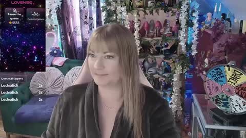 Snapshot of solesticia chatting on 09.17.25 solesticia online show from 09.17.25