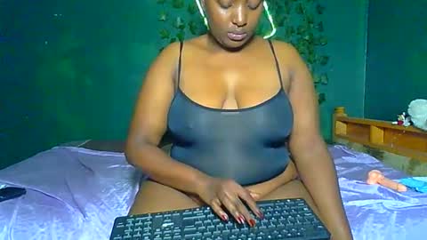 Snapshot of sollybunny chatting on 05.17.26 Solly bunny online show from 05.17.26