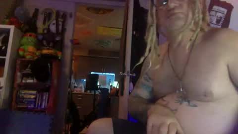 Snapshot of solman23 chatting on 04.08.26 solman23 online show from 04.08.26