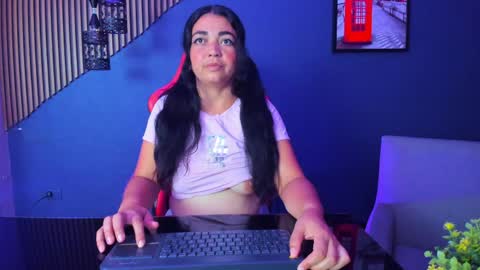 Solecito online show from 04.08.26