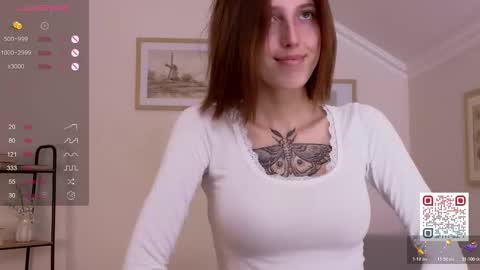 Snapshot of sonia_jones chatting on 11.29.25 Sofia online show from 11.29.25