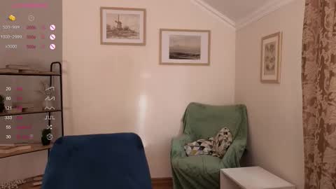 Snapshot of sonia_jones chatting on 12.18.25 Sofia online show from 12.18.25