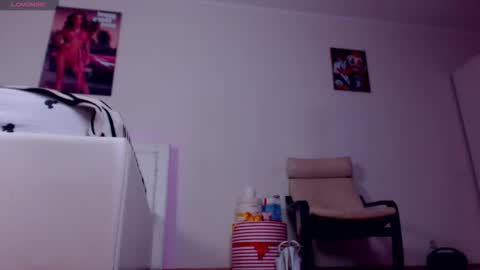 Snapshot of sonjanextray chatting on 10.22.25 Sonja Ray online show from 10.22.25