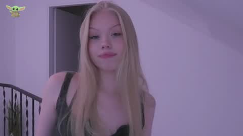 Snapshot of sonyaplush chatting on 12.24.24 Sonya Instagram Twitter sonyaplushgirl OnlyFans sonyaplush online show from 12.24.24