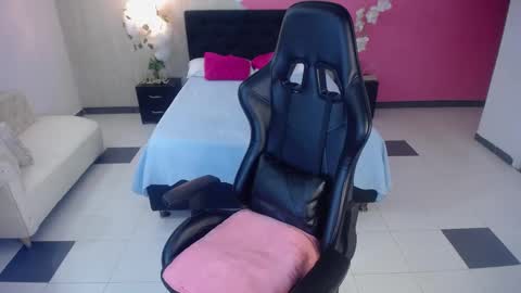 sophia_brunette21 online show from 09.18.25