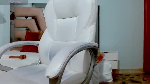 Snapshot of sophia_hadid chatting on 01.25.25 Sophia online show from 01.25.25