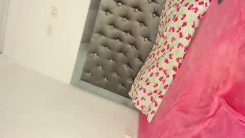 sophia_horny19 online show from 10.07.25