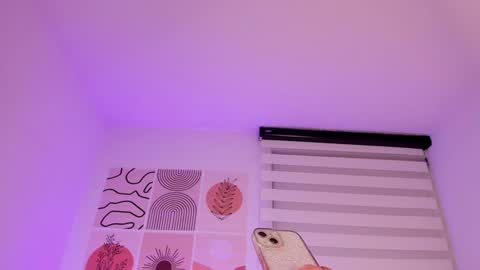 Snapshot of sophia_rhoades_ chatting on 12.18.24 Sophi online show from 12.18.24