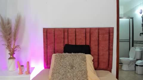 sophiacolliins online show from 09.20.25