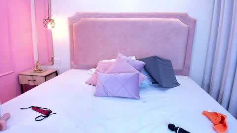 Snapshot of sophiawhite__ chatting on 01.03.25 SOPHIA online show from 01.03.25