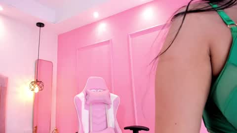 Snapshot of sophiawhite__ chatting on 02.28.25 SOPHIA online show from 02.28.25