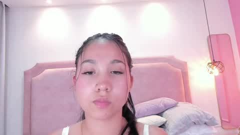 Snapshot of sophiawhite__ chatting on 03.11.25 SOPHIA online show from 03.11.25