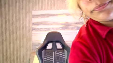Snapshot of sophie19__ chatting on 05.18.26 sophie online show from 05.18.26