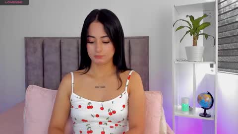 Snapshot of sophie_001 chatting on 03.06.25  Sophie  online show from 03.06.25