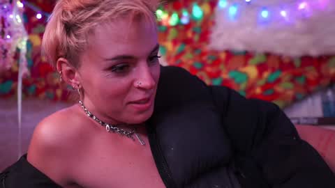 Snapshot of sophie_lovely chatting on 12.24.24 derpy derpington online show from 12.24.24