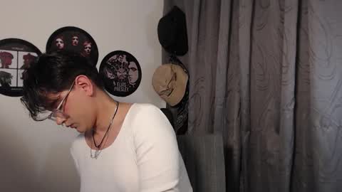 sophie_ross1 online show from 12.05.25