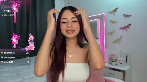 Snapshot of sophie_russo2 chatting on 12.20.24 Sophie online show from 12.20.24